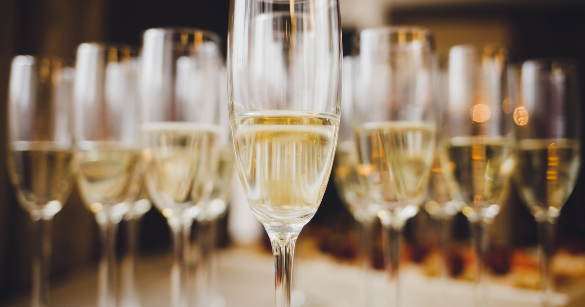 Exploring The Diversity Of Sparkling Wines Beyond Champagne Pina Wine
